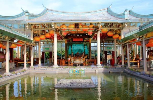 彰化著名景點(diǎn) 臺(tái)灣玻璃館，光影交織的夢(mèng)幻國境